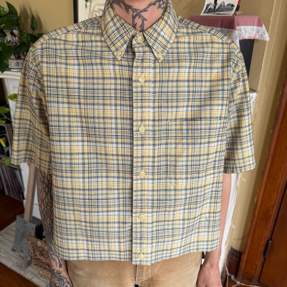 ๐ SOLD ๐ Vintage 90s Cropped Boxy Yellow Plaid Short Sleeve Button Down ~ Size S - Picture 1 of 8